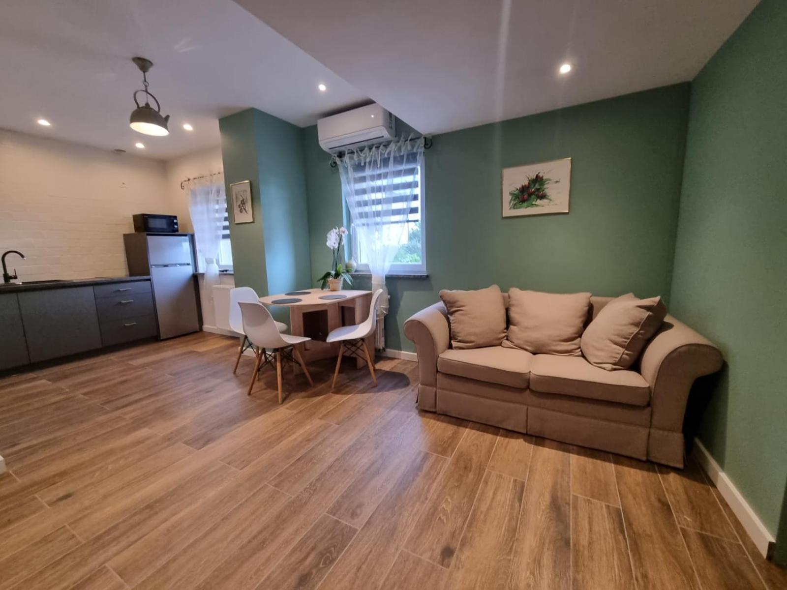 Apartment Megi *